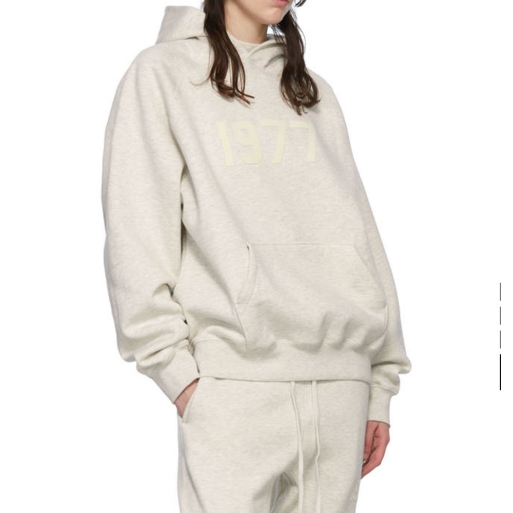 Essential hoodie